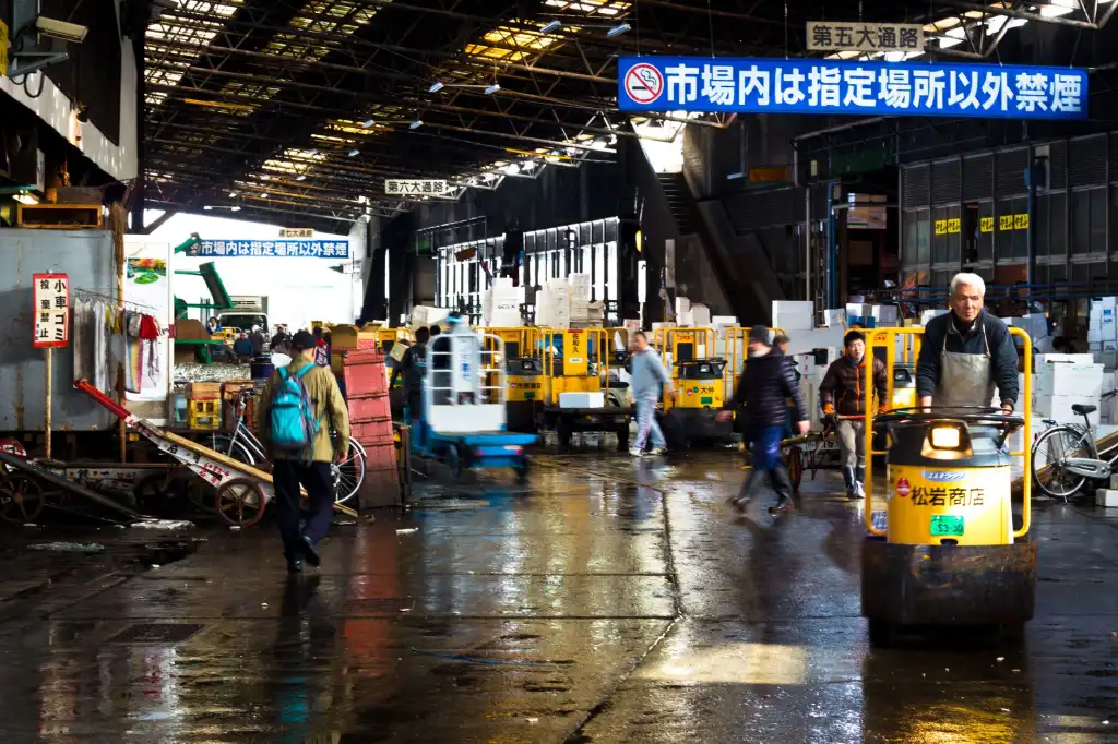 2025年安防巡逻机器人技术趋势:从红外测温到无人化巡检