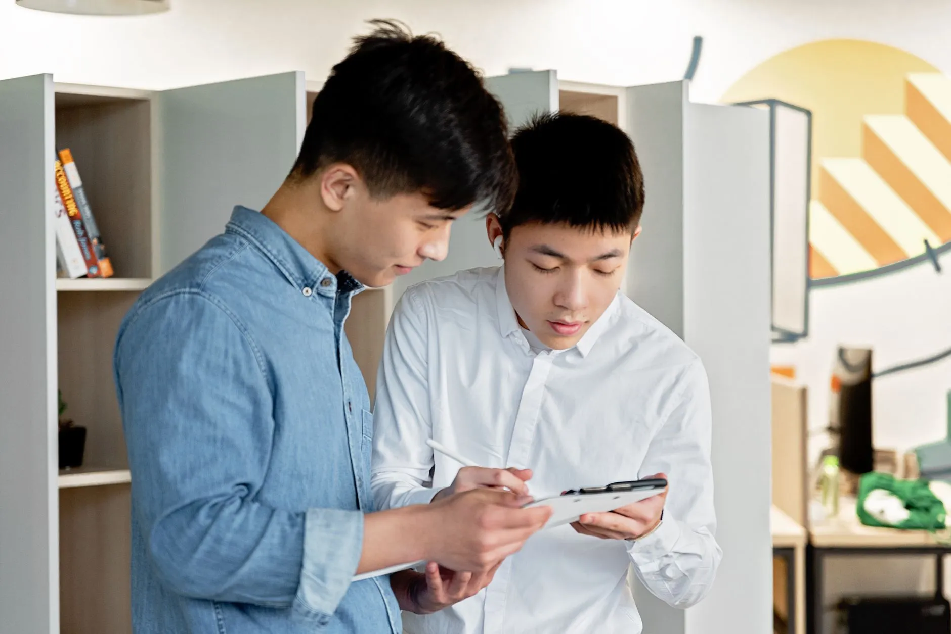 安防巡逻机器人核心技术解析：从自主导航到红外测温的应用